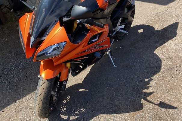 Le 15 mai 2020, le District de la péninsule Burin de la GRC a saisi cette moto sport orange, car le conducteur roulait de façon dangereuse à Marystown.
