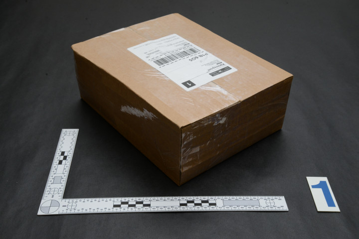 Packages containing the counterfeit pharmaceutical pills were sent from Montréal and the surrounding area to the United States, Quebec and elsewhere in Canada through various shipping companies.