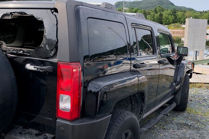 Les vitres de ce véhicule ont été fracassées lors d'un vol avec effraction survenu le 16 août.