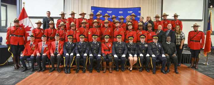 Group photo of the recipients of the RCMP Long Service Awards and distinctive Commendations that were presented in Milton, Ontario on January 31, 2023